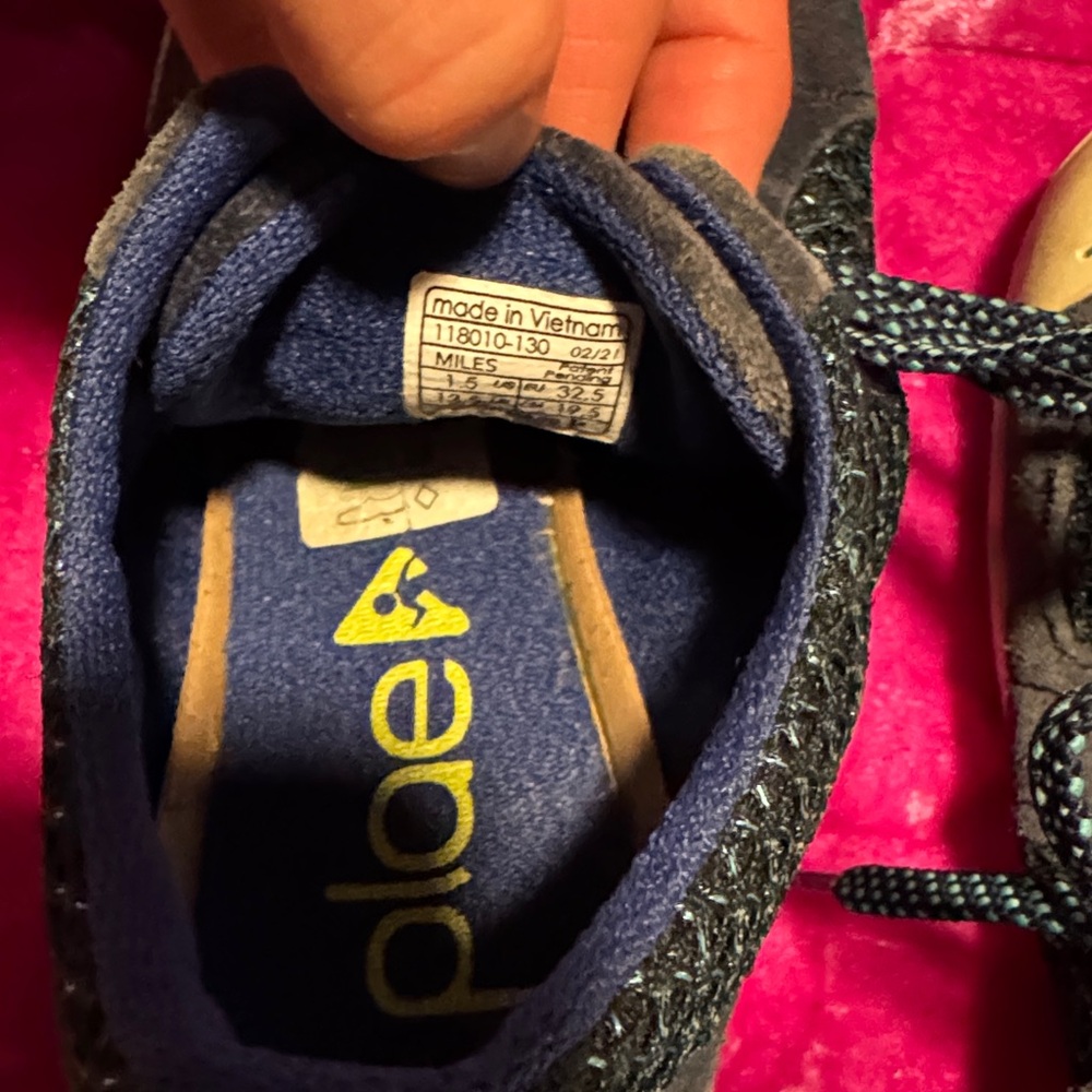 PLAE Kids navy and Teal Sneakers - Picture 3 of 3